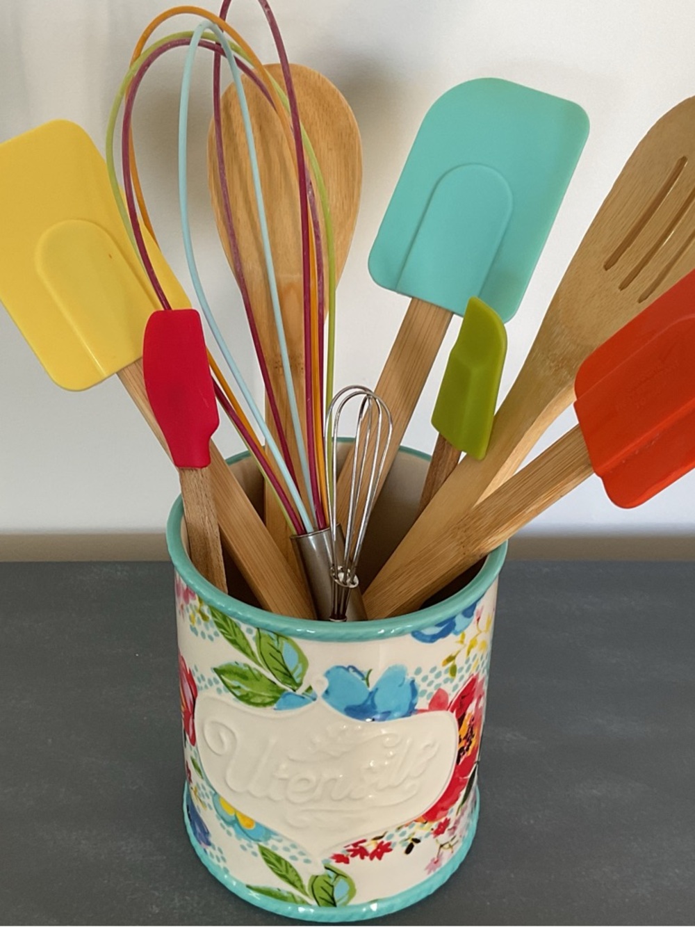 NWT Pioneer Woman Stoneware Utensil Holder Crock, 5.5” High by 4.7” in Diameter